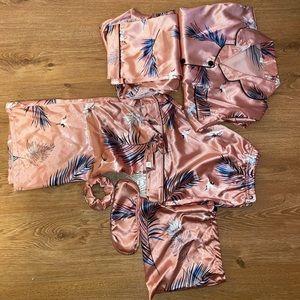 Women’s Pajamas Set